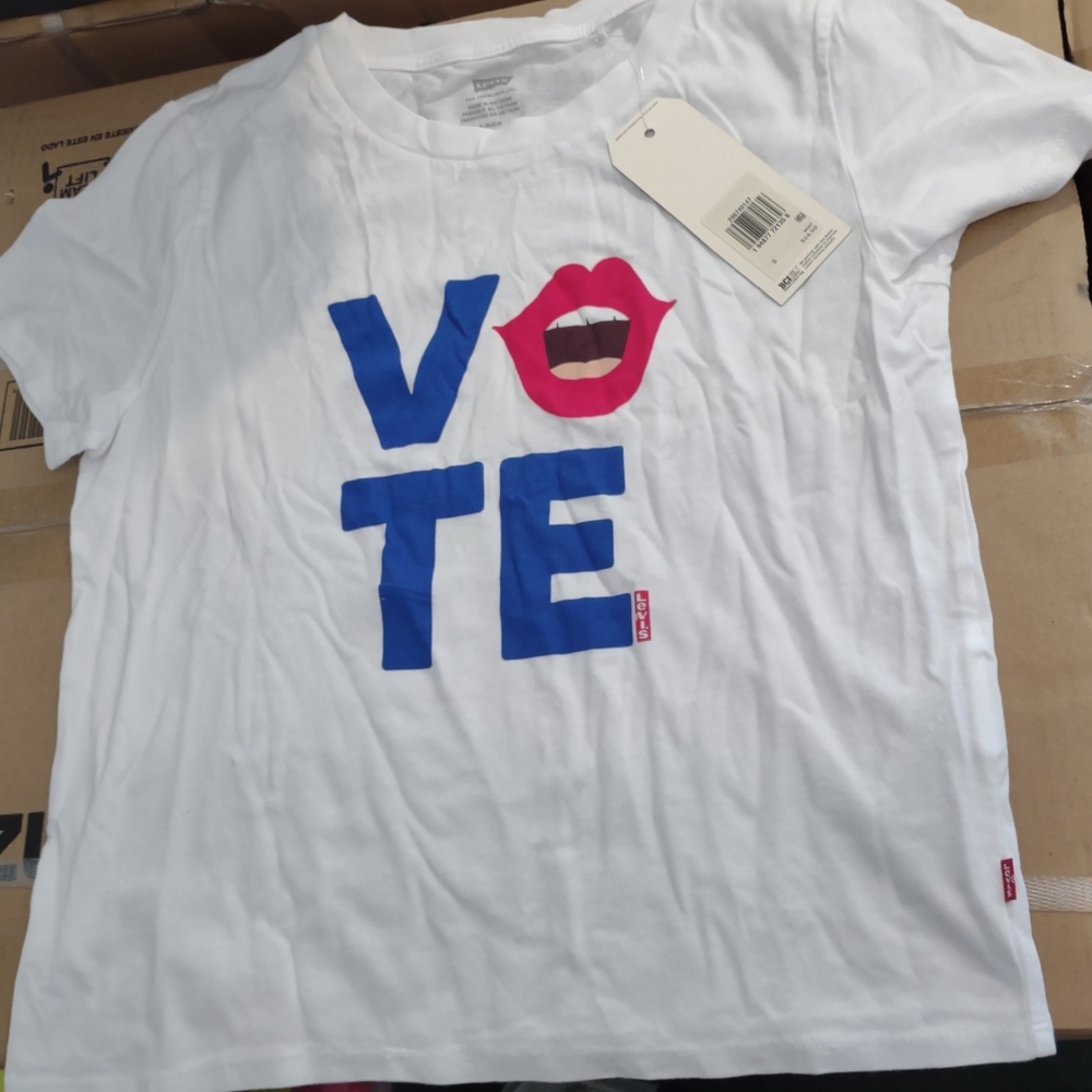 Levi's women's small vote shirt